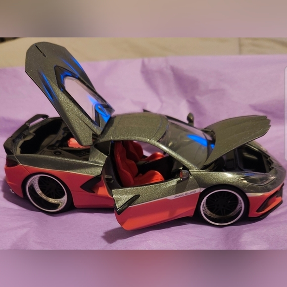 Jada Chevrolet Corvette Stingray C8 Die-Cast Car 1:24 Scale Collectible - Picture 6 of 9